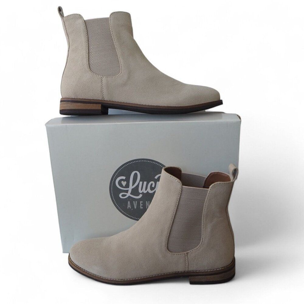 Lucy Avenue The Chelsea‎ Ankle Bootie Taupe Women's 6